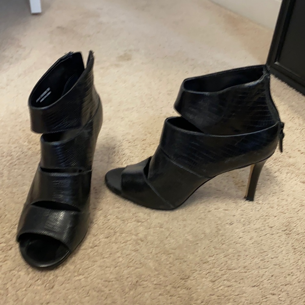 Black cole hann sandal for sale! Classic and very comfortable!